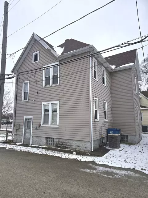 157-159 W Hickory St, Kankakee, IL 60901 photo 2