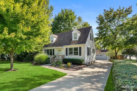 617 Horne St, Saint Charles, IL 60174