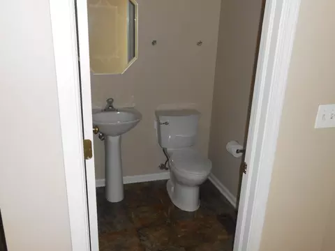Bath - 676 Morris Ct, Lakemoor, IL 60051 photo 1 of 2