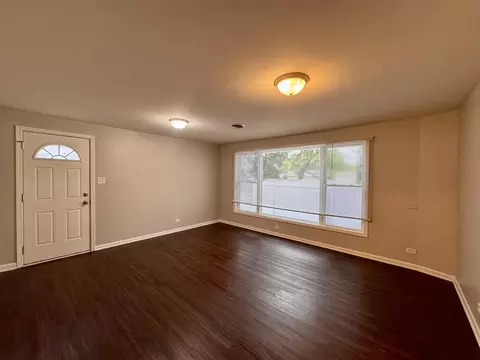 Living - 3732 153rd St, Midlothian, IL 60445 photo 3 of 5