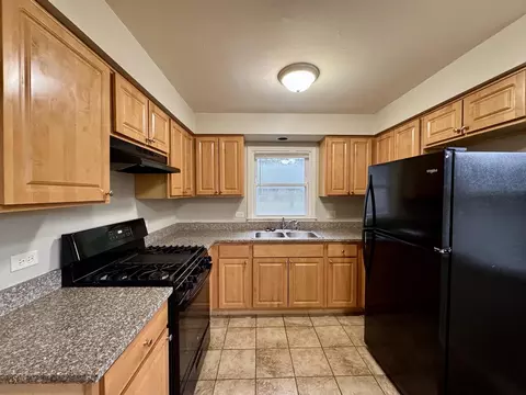 Kitchen - 3732 153rd St, Midlothian, IL 60445 photo 3 of 3