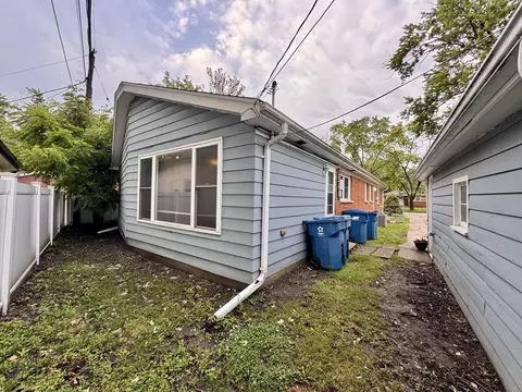 Exterior - 3732 153rd St, Midlothian, IL 60445 photo 2 of 2