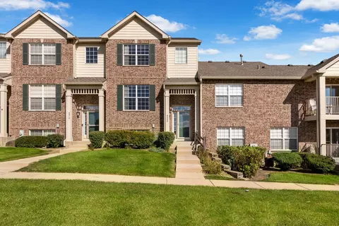 5320 Cobblers Xing, Mchenry, IL 60050