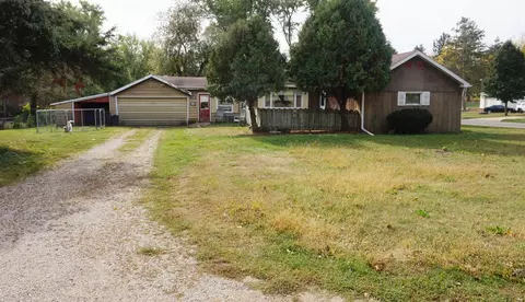 3236 Ellis Rd, Rockford, IL 61101