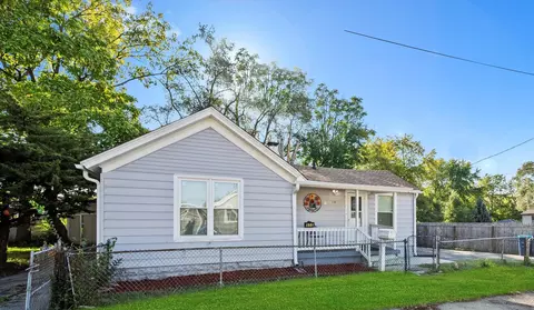 572 Middle Ave, Aurora, IL 60506