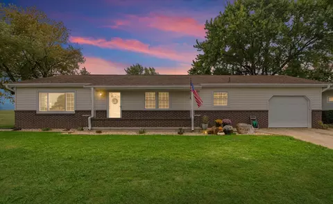 407 E Church St, Royal, IL 61871