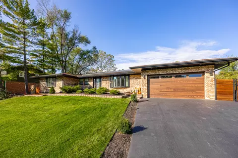 1208 N Doe Rd, Palatine, IL 60067