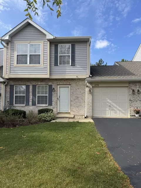 1256 N Split Oak Cir, Round Lake Beach, IL 60073