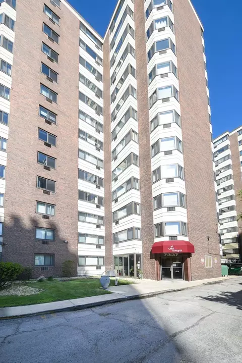7337 S South Shore Dr #708, Chicago, IL 60649