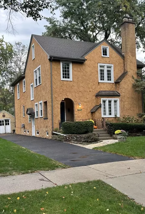 425 N Catherine Ave, La Grange Park, IL 60526