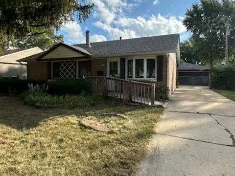 735 Geneva Ave, Romeoville, IL 60446