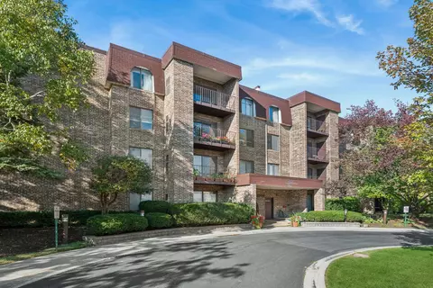 2050 Valencia Dr #405C, Northbrook, IL 60062
