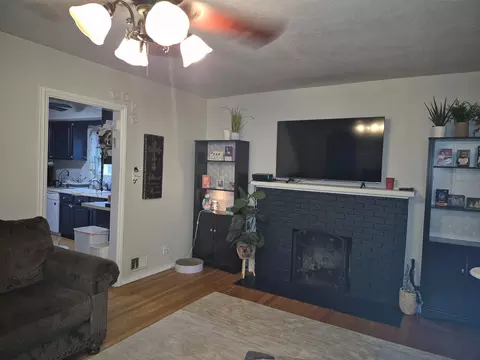 Living - 863 W Williams St, Kankakee, IL 60901 photo 2 of 2