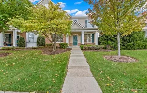 2122 Shermer Rd, Glenview, IL 60026
