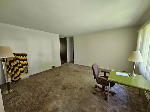 Living - 1372 Algonquin Dr, Elgin, IL 60120 photo 1 of 1