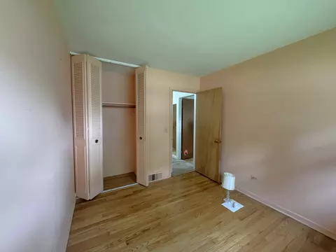 Bedroom - 1372 Algonquin Dr, Elgin, IL 60120 photo 3 of 6