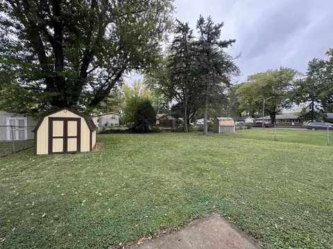 Exterior - 1372 Algonquin Dr, Elgin, IL 60120 photo 3 of 3