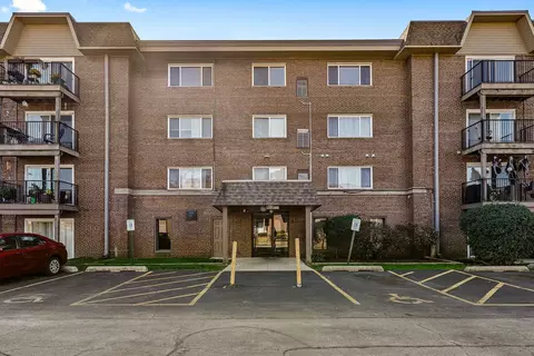 2301 Beau Monde Ln #205, Lisle, IL 60532
