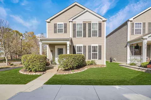 610 Four Seasons Blvd, Aurora, IL 60504