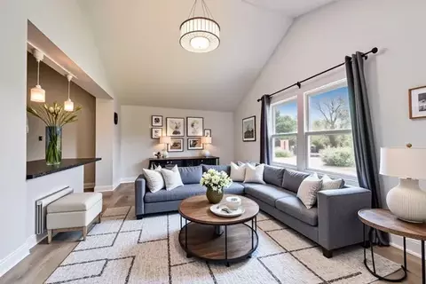 Living - 2058 W Washington Blvd, Chicago, IL 60612 photo 8 of 10