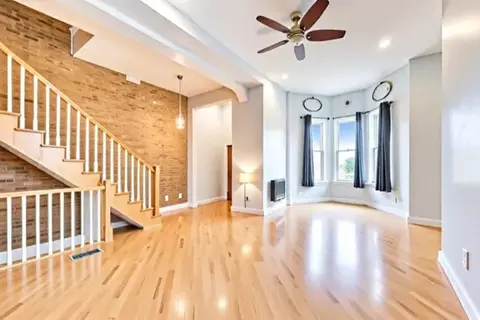Living - 2058 W Washington Blvd, Chicago, IL 60612 photo 6 of 10