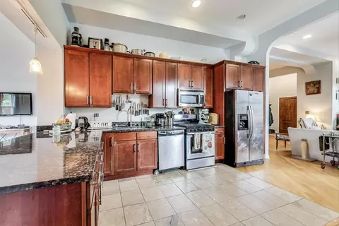 Kitchen - 2058 W Washington Blvd, Chicago, IL 60612 photo 5 of 5