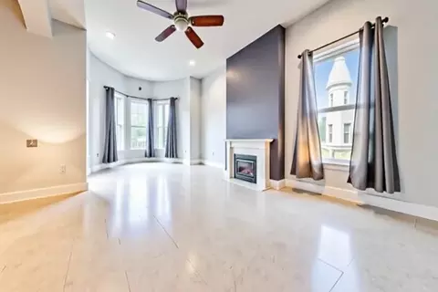 Living - 2058 W Washington Blvd, Chicago, IL 60612 photo 3 of 10