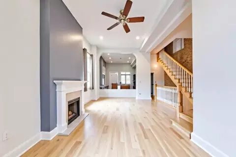Living - 2058 W Washington Blvd, Chicago, IL 60612 photo 5 of 10