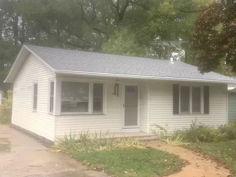 303 E Fox Rd, Yorkville, IL 60560