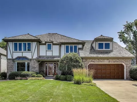 2098 Fall Brook Dr, Naperville, IL 60565