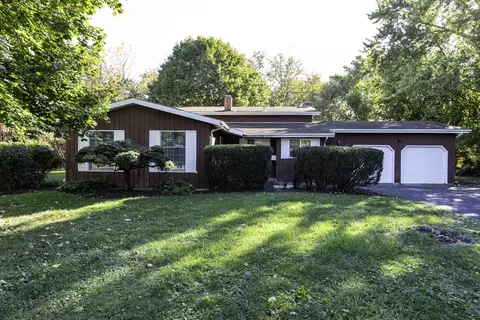 16675 W Applewood Ct, Gurnee, IL 60031
