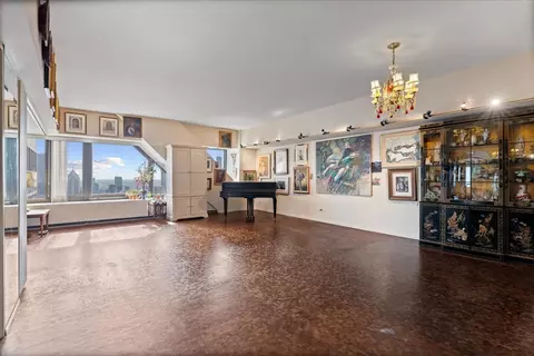 Living - 175 E Delaware Pl #7008, Chicago, IL 60611 photo 3 of 7