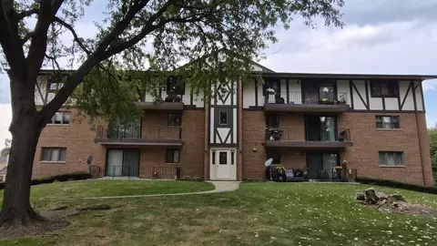 10845 S 84th Ave #2A, Palos Hills, IL 60465