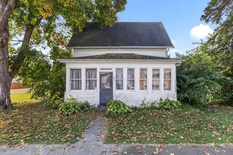 122 W Main St, Stillman Valley, IL 61084