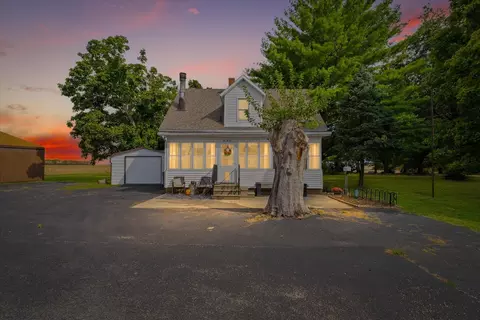 848 N Champaign St, Bement, IL 61813