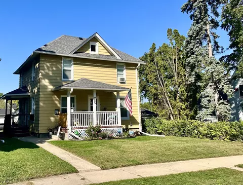 715 Ellwood Ave, Dekalb, IL 60115
