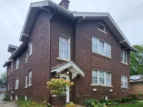 415 W Ridgeland Ave, Waukegan, IL 60085