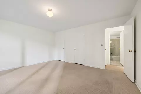 Undisclosed, Chicago, IL 60611 photo 11