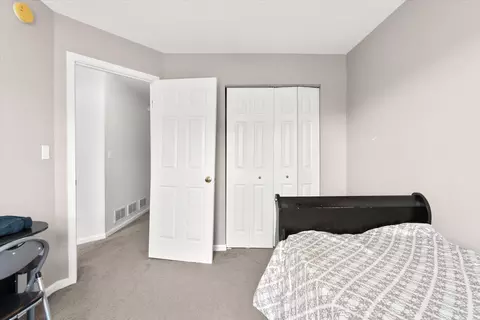 Bedroom - 2422 Oakfield Ct, Aurora, IL 60503 photo 4 of 5