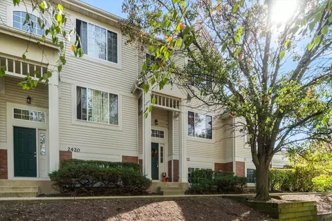 Exterior - 2422 Oakfield Ct, Aurora, IL 60503 photo 1 of 4