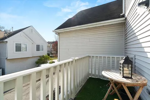 Exterior - 2422 Oakfield Ct, Aurora, IL 60503 photo 2 of 4