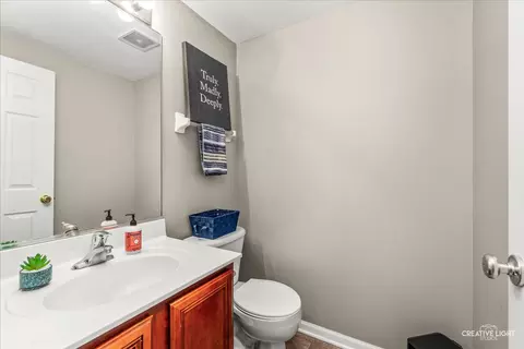 Bath - 2422 Oakfield Ct, Aurora, IL 60503 photo 1 of 3