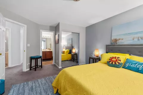 Bedroom - 2422 Oakfield Ct, Aurora, IL 60503 photo 2 of 5