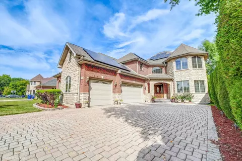 308 Berkshire Ln, Des Plaines, IL 60016