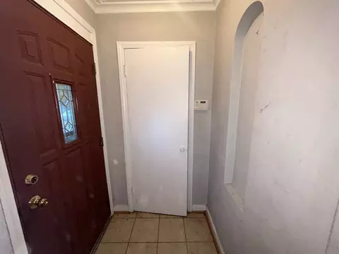 Entry Way - Undisclosed, Chicago, IL 60619 photo 1 of 3