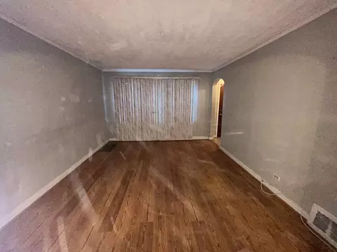 Living - Undisclosed, Chicago, IL 60619 photo 2 of 4