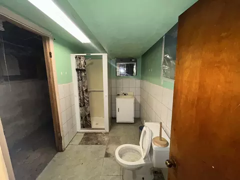 Bath - Undisclosed, Chicago, IL 60619 photo 2 of 2