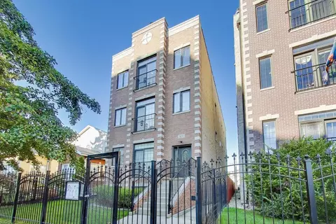 5058 N Kimball Ave #4, Chicago, IL 60625