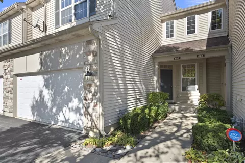 820 Amelia Ct #820, Grayslake, IL 60030
