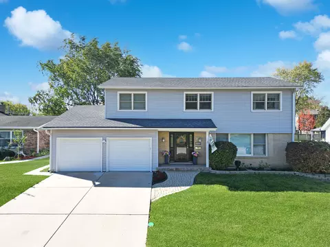 2528 N Walnut Ave, Arlington Heights, IL 60004